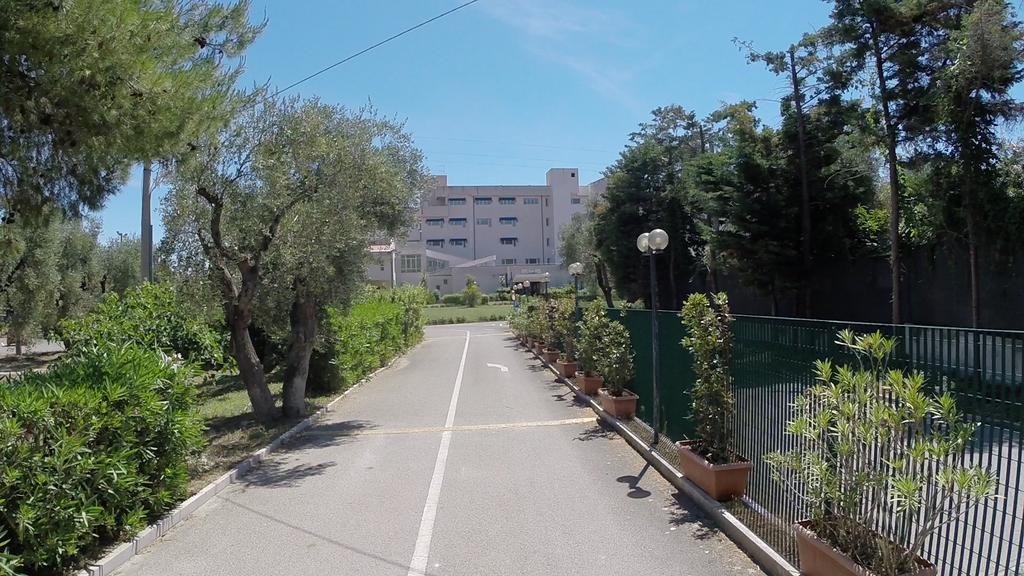 ויאסטה Centro Di Soggiorno Il Belvedere מראה חיצוני תמונה